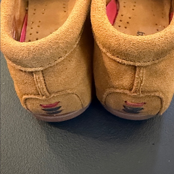 Minnetonka Brown Moccasins with Embroidery - Picture 9 of 9
